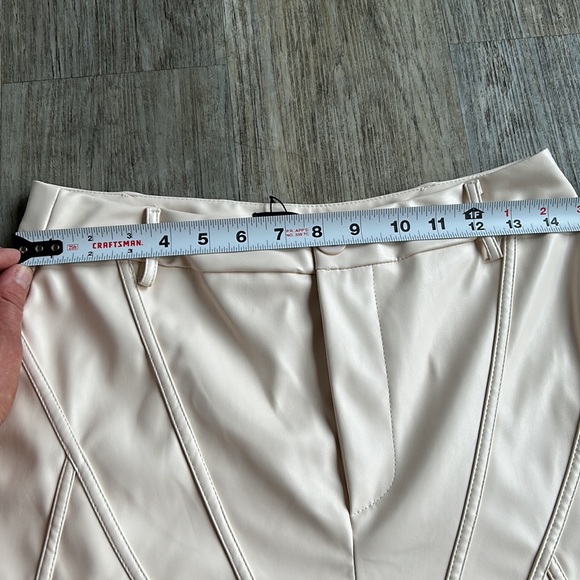 NWT Pretty Little Thing faux leather cream pants - Picture 6 of 8